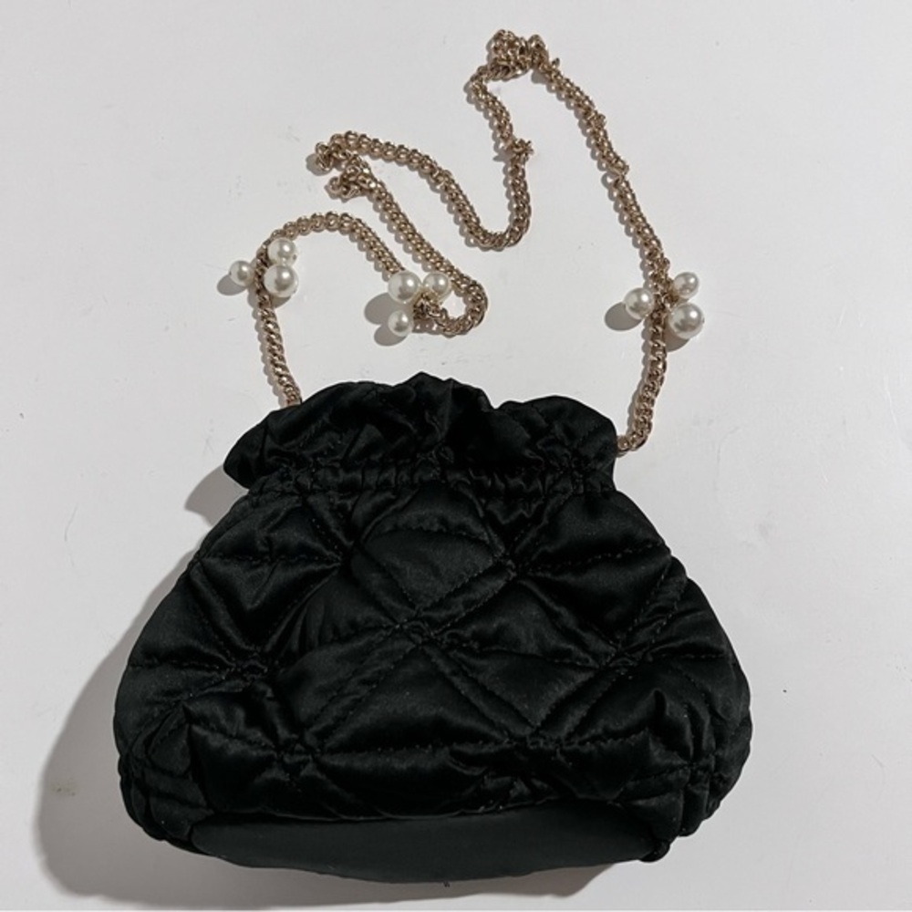 Quilted  Black Satin Party Handbag Purse Snap Closure Gold Chain Shoulder Strap